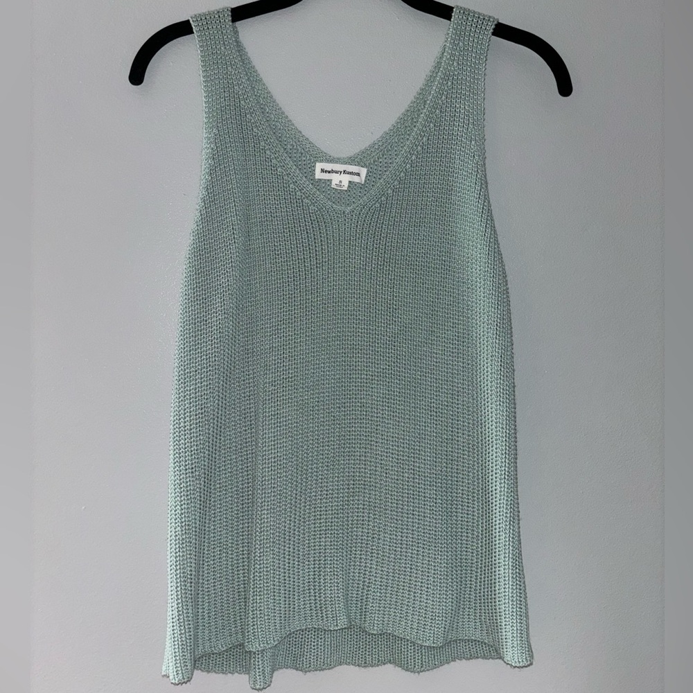 light blue knit flowy tank size S